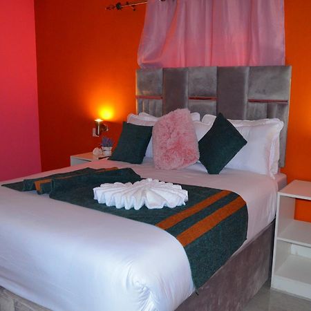 Chobe Kulotu Guest House Касане Экстерьер фото