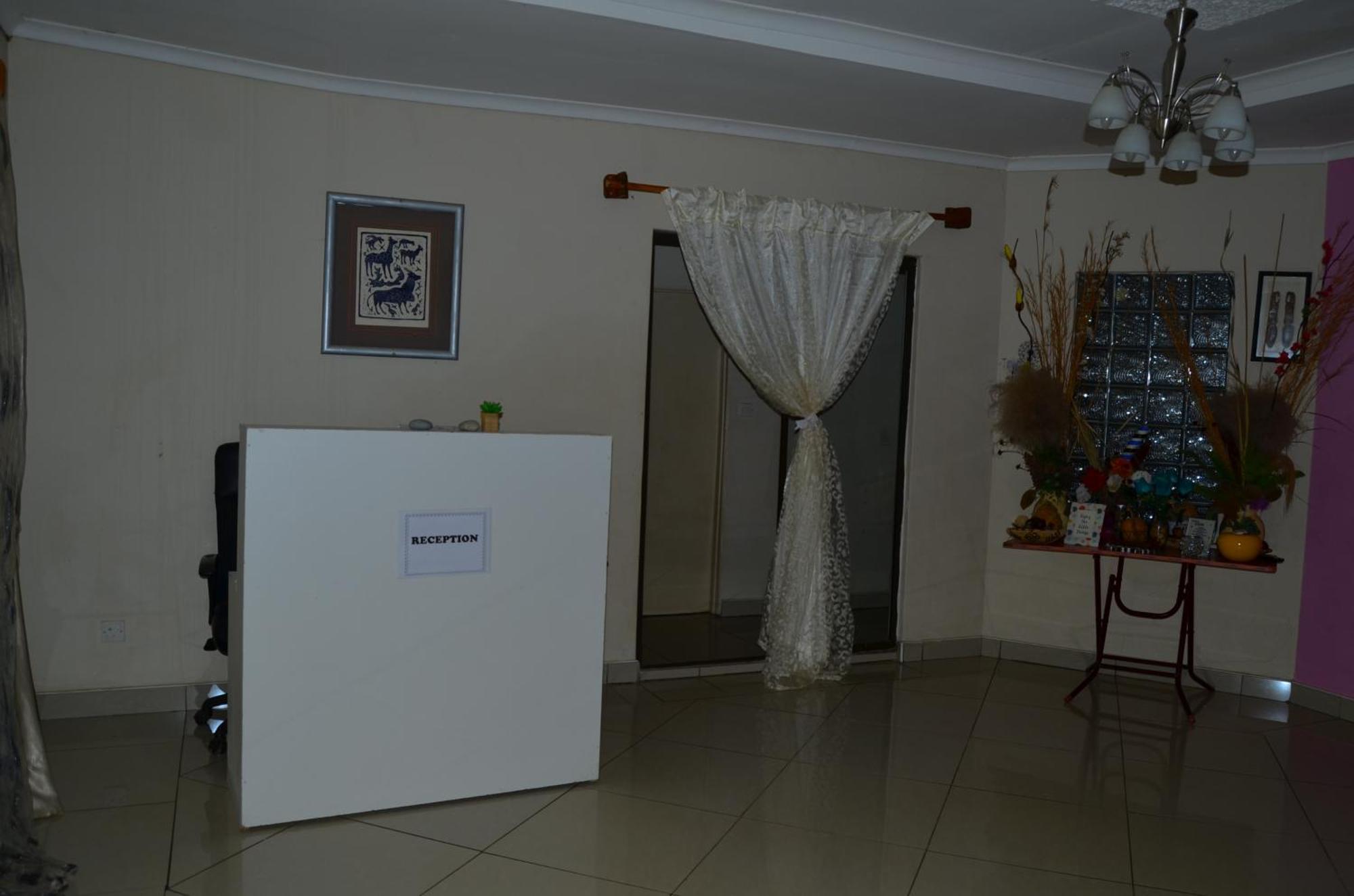 Chobe Kulotu Guest House Касане Экстерьер фото