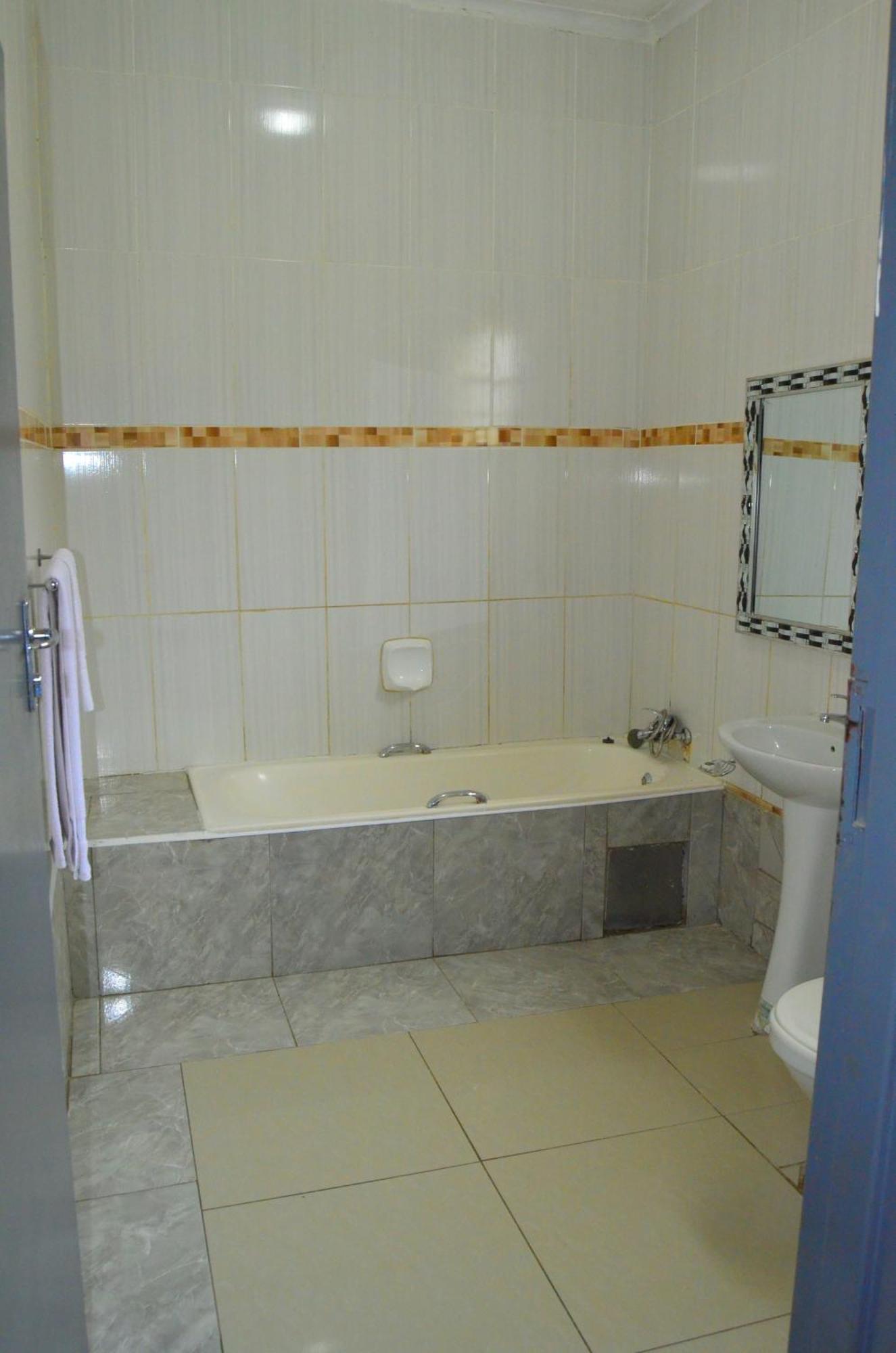 Chobe Kulotu Guest House Касане Экстерьер фото