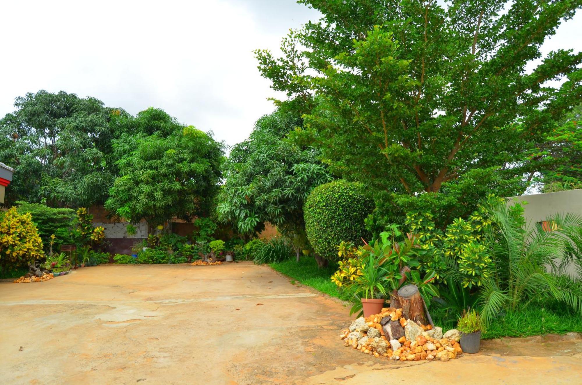 Chobe Kulotu Guest House Касане Экстерьер фото