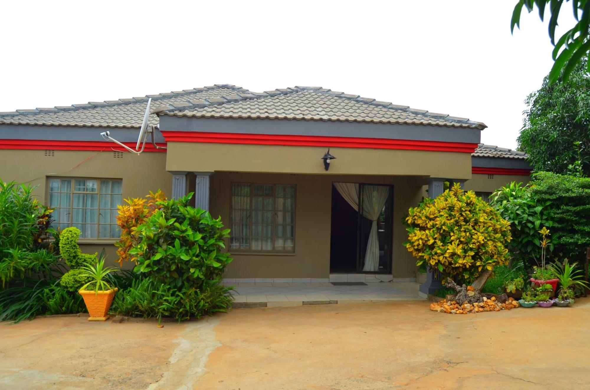 Chobe Kulotu Guest House Касане Экстерьер фото